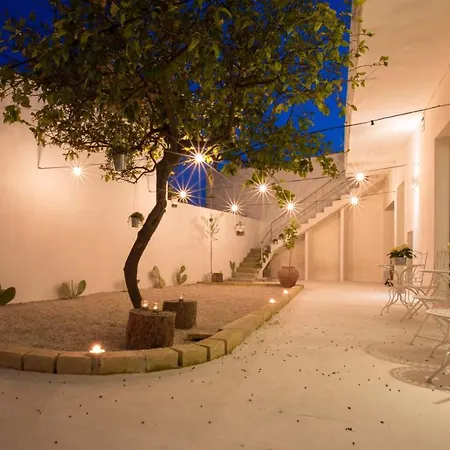 Stai A Sud Bed & Breakfast